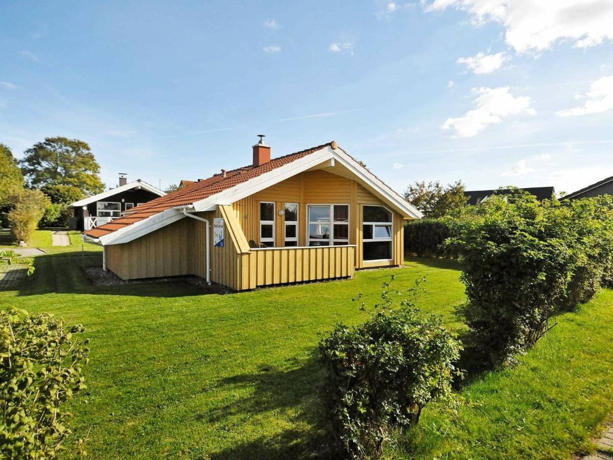 6 Person Holiday Home In Гелтинг Стая снимка