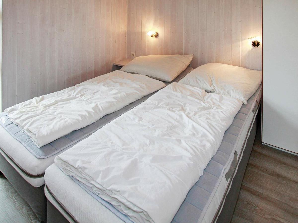 6 Person Holiday Home In Гелтинг Стая снимка